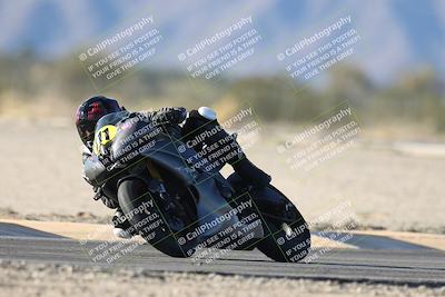 media/Dec-07-2025-CVMA (Sun) [[3e7d2de5dc]]/Race 12- Formula 40 MW and LW/